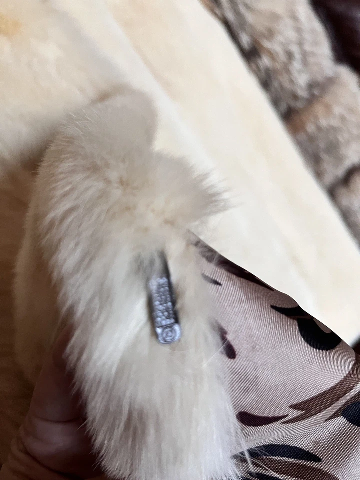 Abrigo de piel vintage coyote conejo pequeño Foto 3 de 4