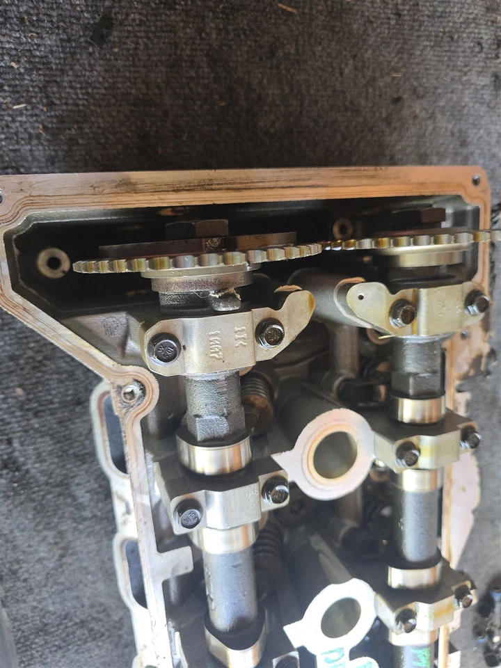 Cadillac DTS Deville 2000-2010 culata de motor trasera izquierda LH 12585774 fabricante de equipos originales Foto 4 de 4