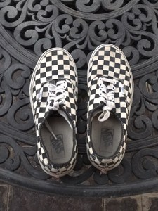 checkered vans with laces