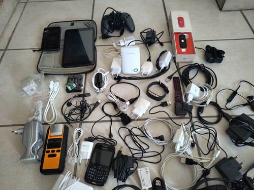 Lotto Vari Accessori Di Elettronica Varia con smartphone Tablet Modem Hdmi - Photo 4/5