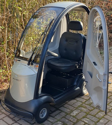 Shoprider Traveso (889XLSN) mobility scooter - Fully Enclosed - Picture 6 of 7