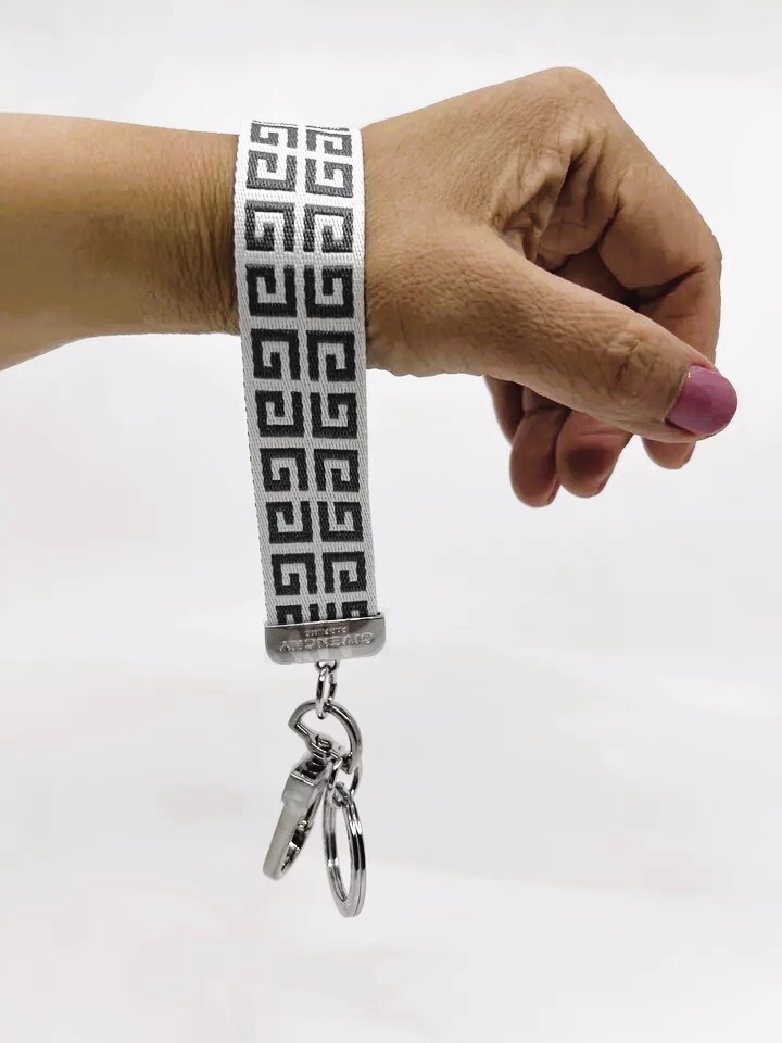 Givenchy 4G Unisex Silver Key Ring Key Chain Holder Jacquard Givenchy 4G Unisex Silver Key Ring Key Chain Holder Jacquard