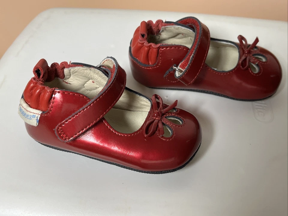 Zapatos de cuna Robeez Infantil Rojo Charol Mary Jane Navidad Talla 3 (6-9 meses) Foto 2 de 4