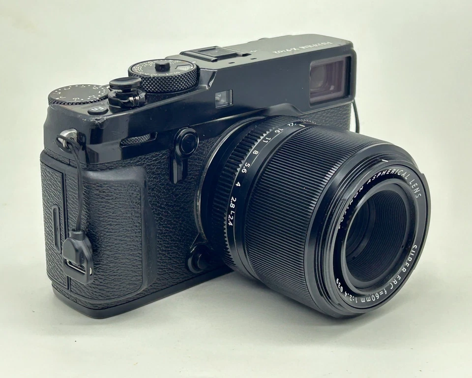 Fujifilm X-Pro2 24.3MP  Mirrorless Digital Camera with Fujinon XF 60mm F/2.4 R - Image 2 of 4