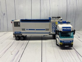 Lego # 7288 ~ City  Mobile Police Unit w/ Instruction Manuals and Minifigs