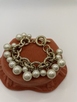 Vintage Faux Pearl Gold-tone Bracelet  With Toggle Closure. Size 6 1/4  .