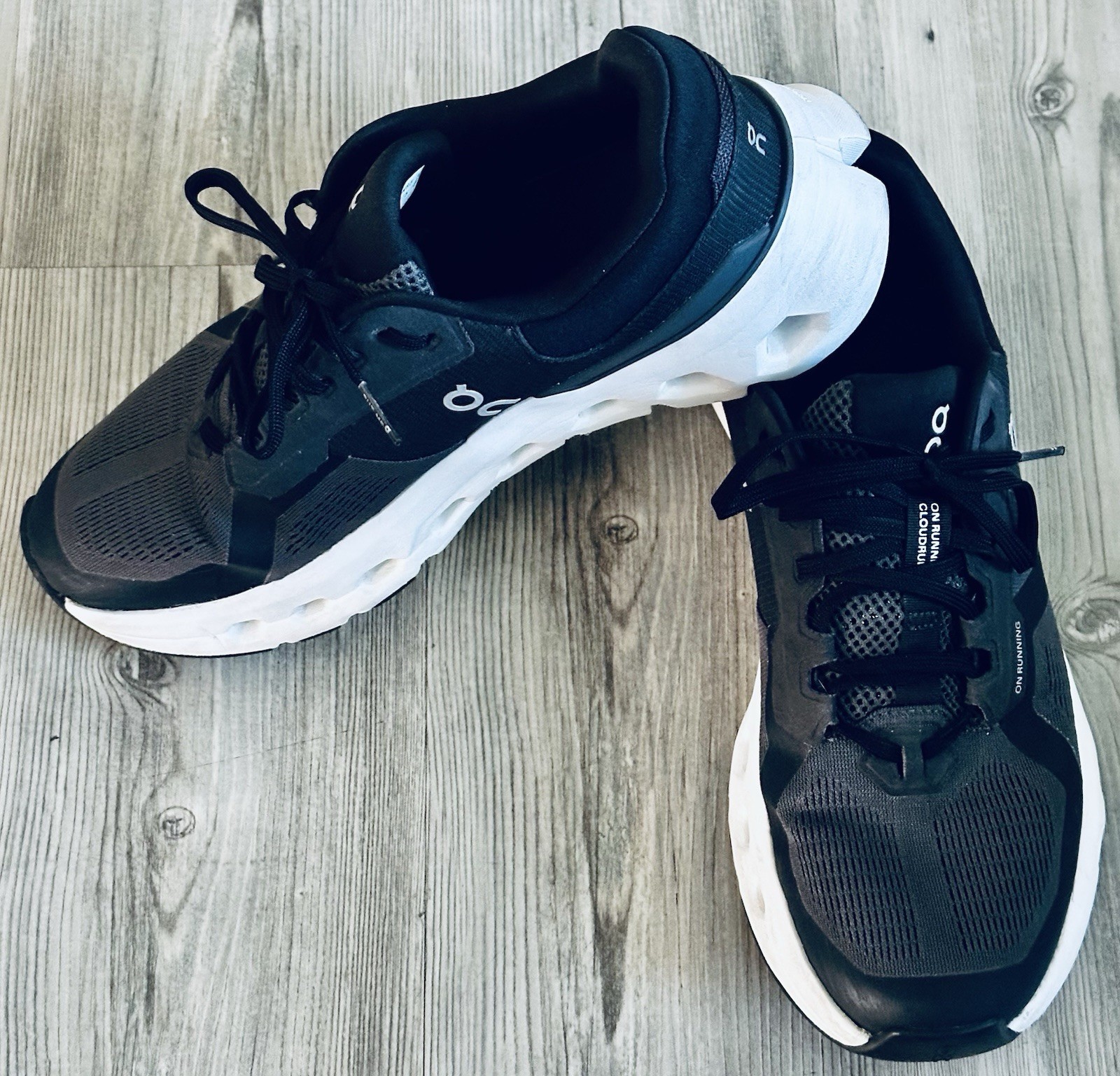 On CLOUDRUNNER 2 Womens Eclipse Black Gray Runnin… - image 1