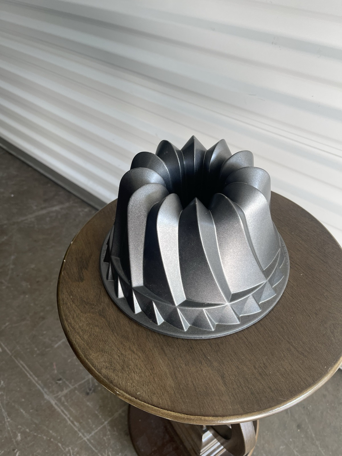 Nordic Ware Kugelhopf Bundt Pan Cake Mold 10 cup 2.4 L Heavy Cast Aluminum