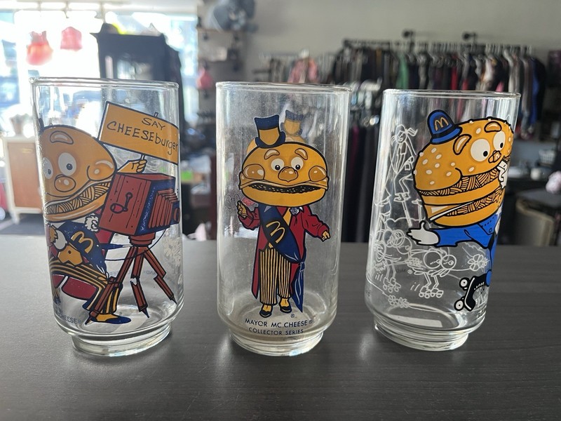 VINTAGE MCDONALDS MAYOR MC CHEESE GLASS COLLECTOR SERIES