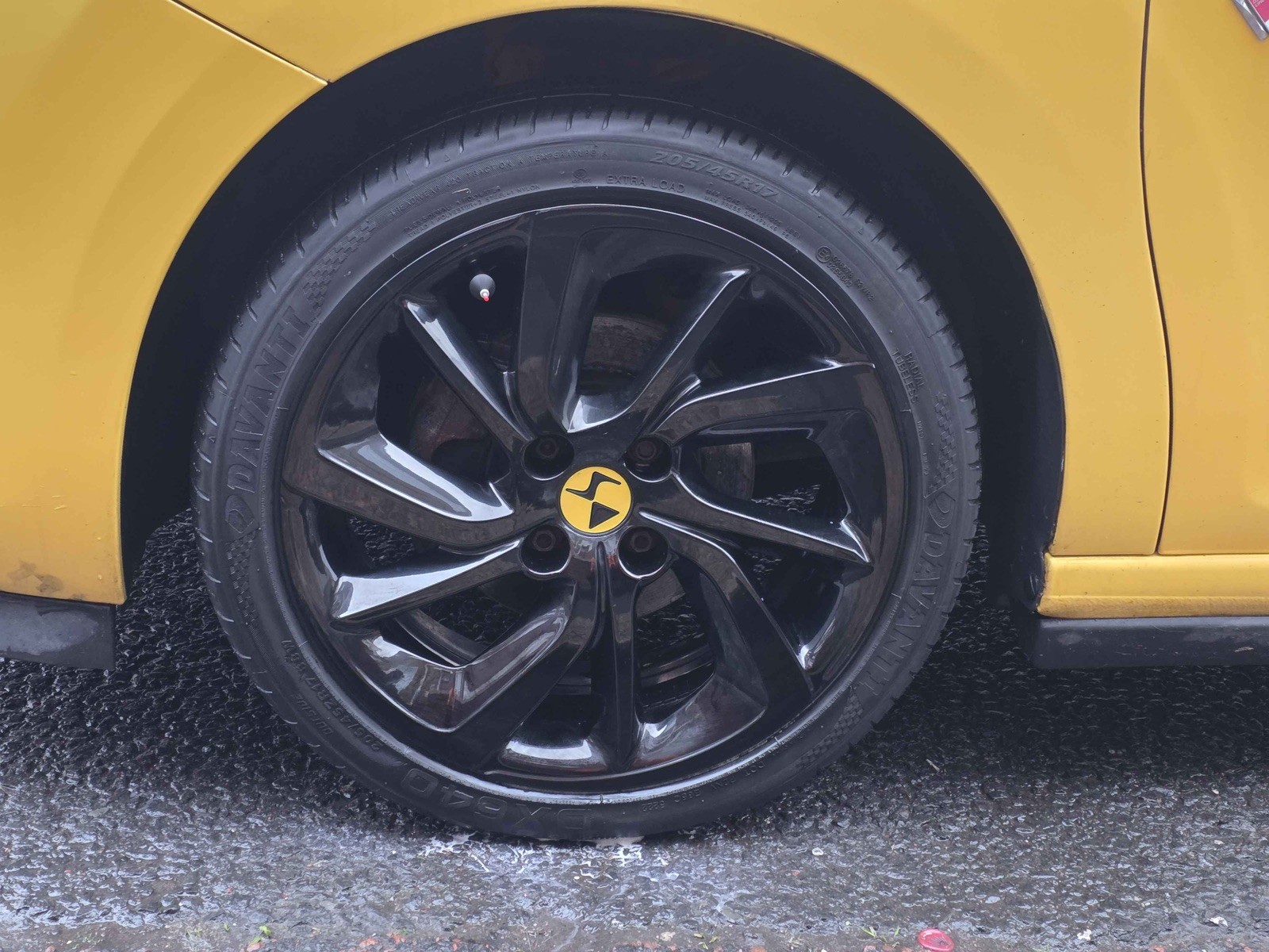 Black and Yellow 4x Citroen 60mm Alloy Wheel Centre Caps DS3 Most Models UK