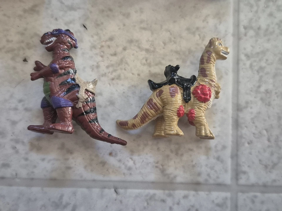 Carro Teenage Mutant Ninja Turtles Mini Mutants Dino Jammin T-Rex Brontosaurus Foto 3 de 4