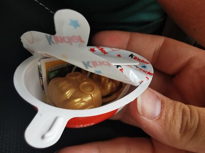 Golden Harry Potter Kinder Joy VT401