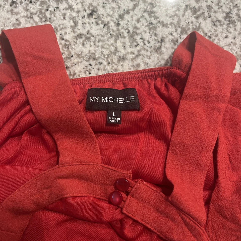 Mono My Michelle Mujer Talla Grande, Rojo, Pantalones Cortos, Sin Mangas, Mameluco. Foto 3 de 4