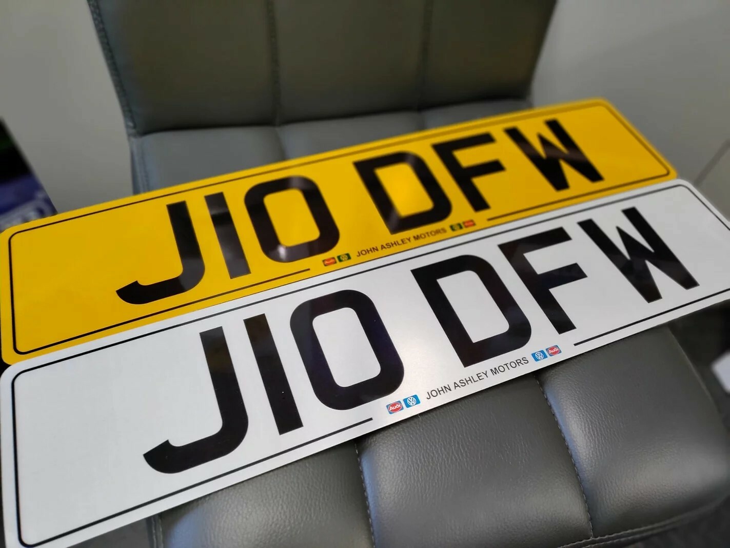 Pair Of Reproduction Retro Dealership Dealer Style Car Number Show