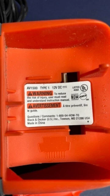 Black & Decker AV1500 12V DustBuster Car Auto Vacuum, clean with attachment - Image 3 of 4