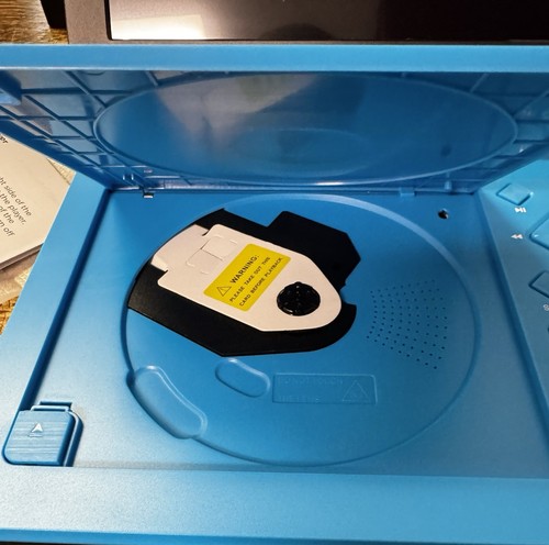 MAGOFLY Portable DVD Player. Model PDV101 - Picture 8 of 9