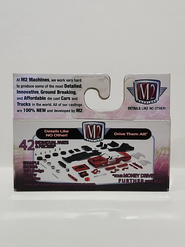 M2 Machines Detroit Muscle 1971 Plymouth Hemi Cuda R31 Pink  - Image 4 of 4