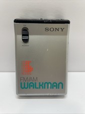 Vintage Sony FM/AM Walkman Radio with Belt Clip Tested SRF-22W