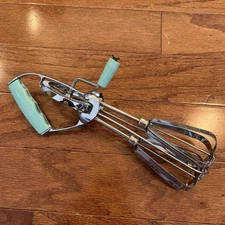 Vintage Mid-Century 1950's Turquoise Manual Egg Beater Hand Mixer Stainless