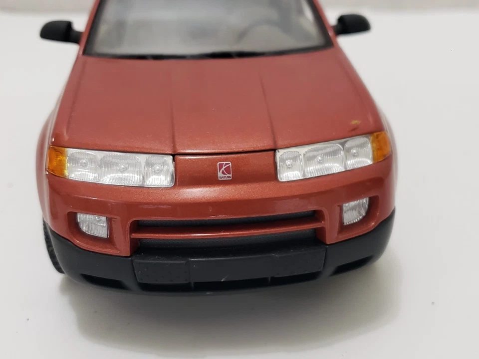 AUTOART Gate 2001 SATURN VUE - 1/18 SCALE Model - Vintage 90s Cars - Doors Open - Image 3 of 4