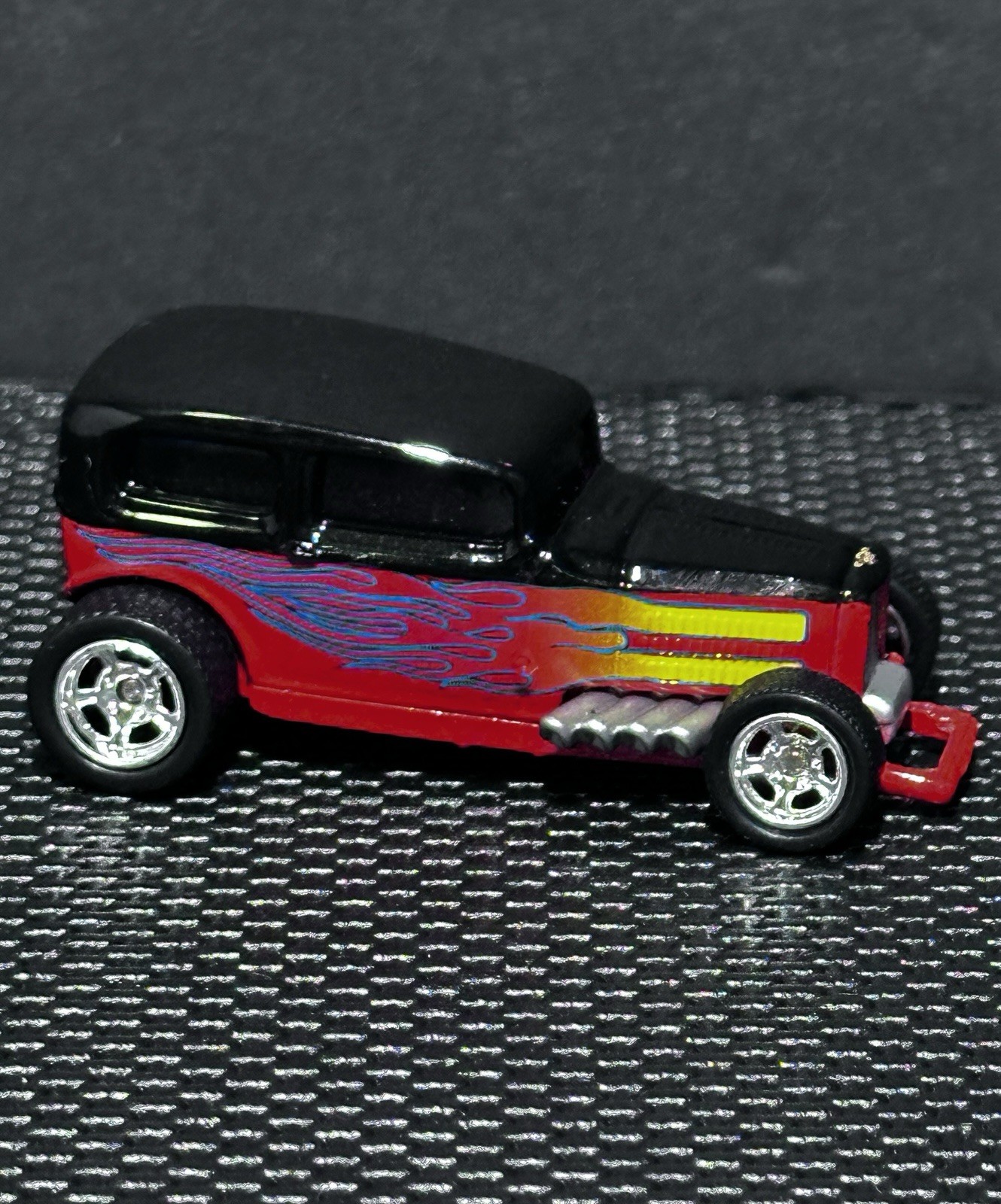 HOT WHEELS 2003 STREET RODDER SERIES MIDNIGHT OTTO W/ FLAMES TOY CAR