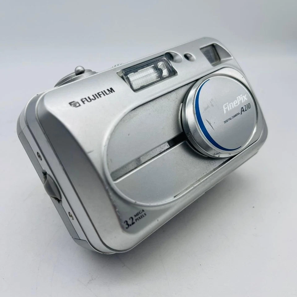 FUJIFILM FinePix A210 Digital Camera 3.2MP Silver Tested Working from Japan - Image 3 of 4