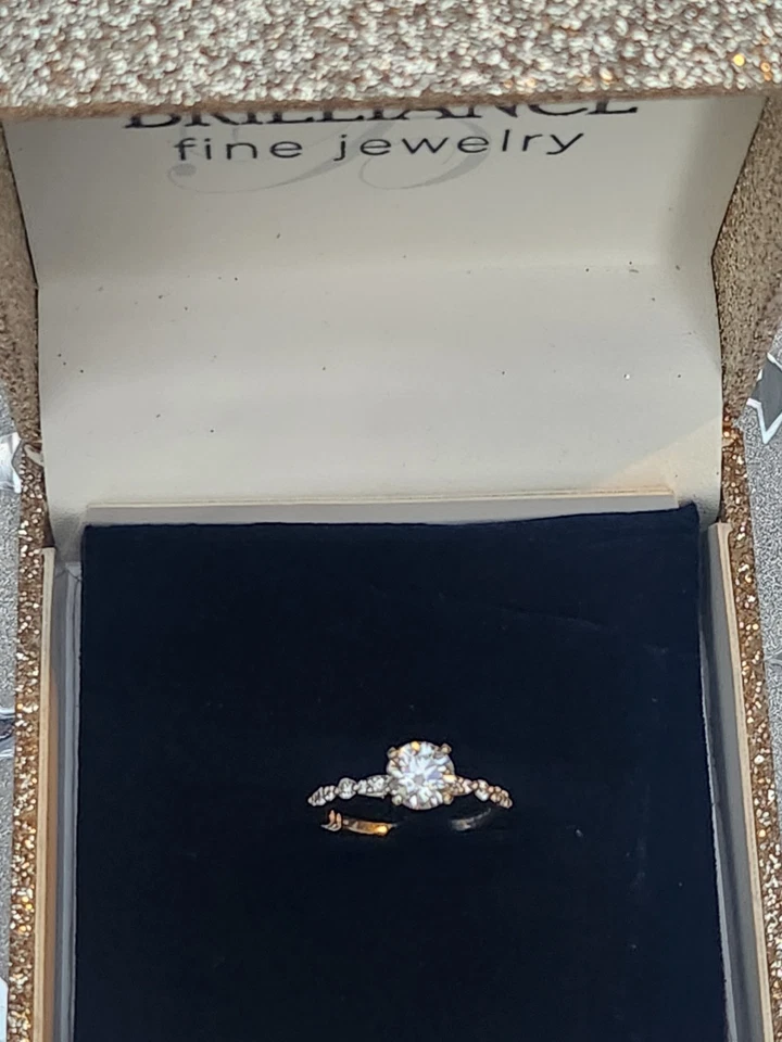 Monique Lhuillier Bliss Engagement 18K White Gold 1ct IGI LabGrown Diamond Ring - Image 2 of 4