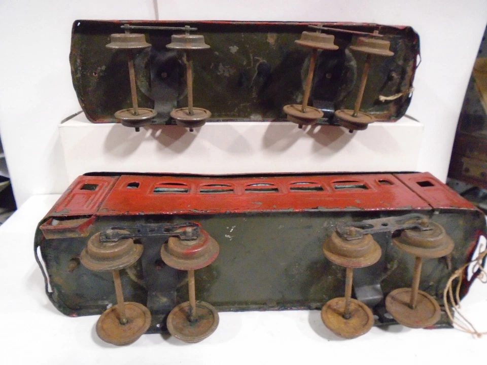 PREWAR LIONEL STANDARD GAUGE #35 PULLMAN + #36 OBSERVATION RE-PAINTED RED - Image 4 of 4