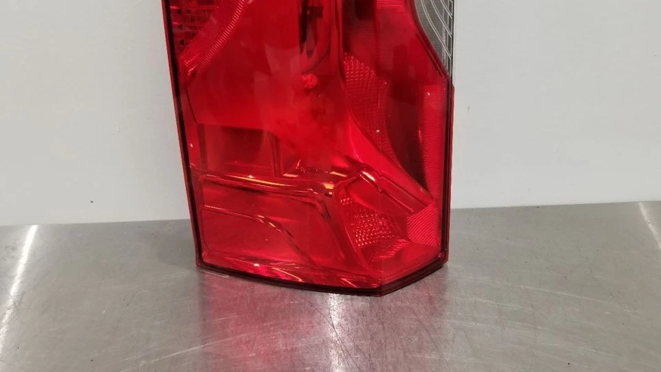 19 MERCEDES BENZ SPRINTER 2500 LUZ TRASERA IZQUIERDA CONDUCTOR INCANDESCENTE  Foto 2 de 4