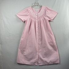 Miss Elaine Robe Womens Medium Pink Gingham Snap Button Embroidered Seersucker