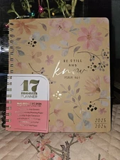 CREATIVE EXPERT 17 MONTH PLANNER"BE STILL AND KNOW PSALM 46:1"AUG '25-DEC'26🌸🌸
