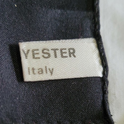 Vintage 100% Polyester Handkerchief Pocket Square Italy Black Embossed 12 in Sq - Picture 5 of 8