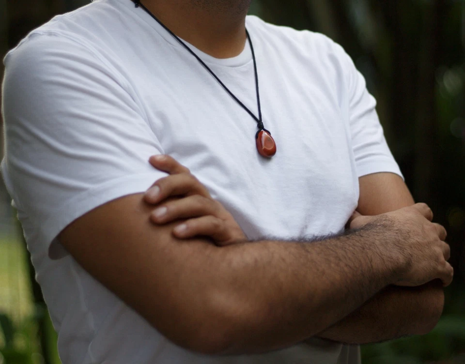 Collar colgante de jaspe rojo para hombre piedra curativa regalo de Navidad unisex NUEVO Foto 3 de 4