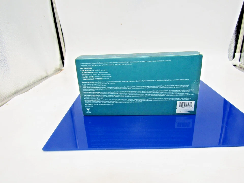 Mini juego de uñas Ulta Beauty cálido y acogedor de 5 piezas con hoja de pegatinas navideñas nuevo en caja Foto 4 de 4