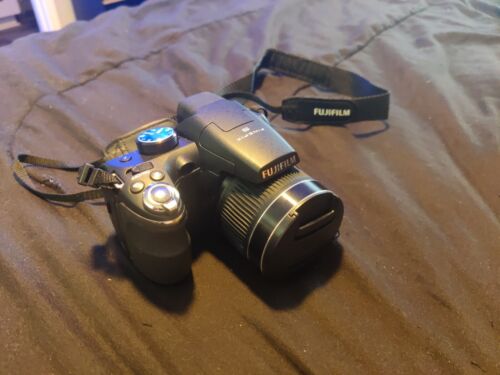 Cam numérique CCD Fujifilm FinePix S Series S3200 14,0 mégapixels 100 % fonctionnelle ! COMME NEUF !  - Photo 1 sur 19