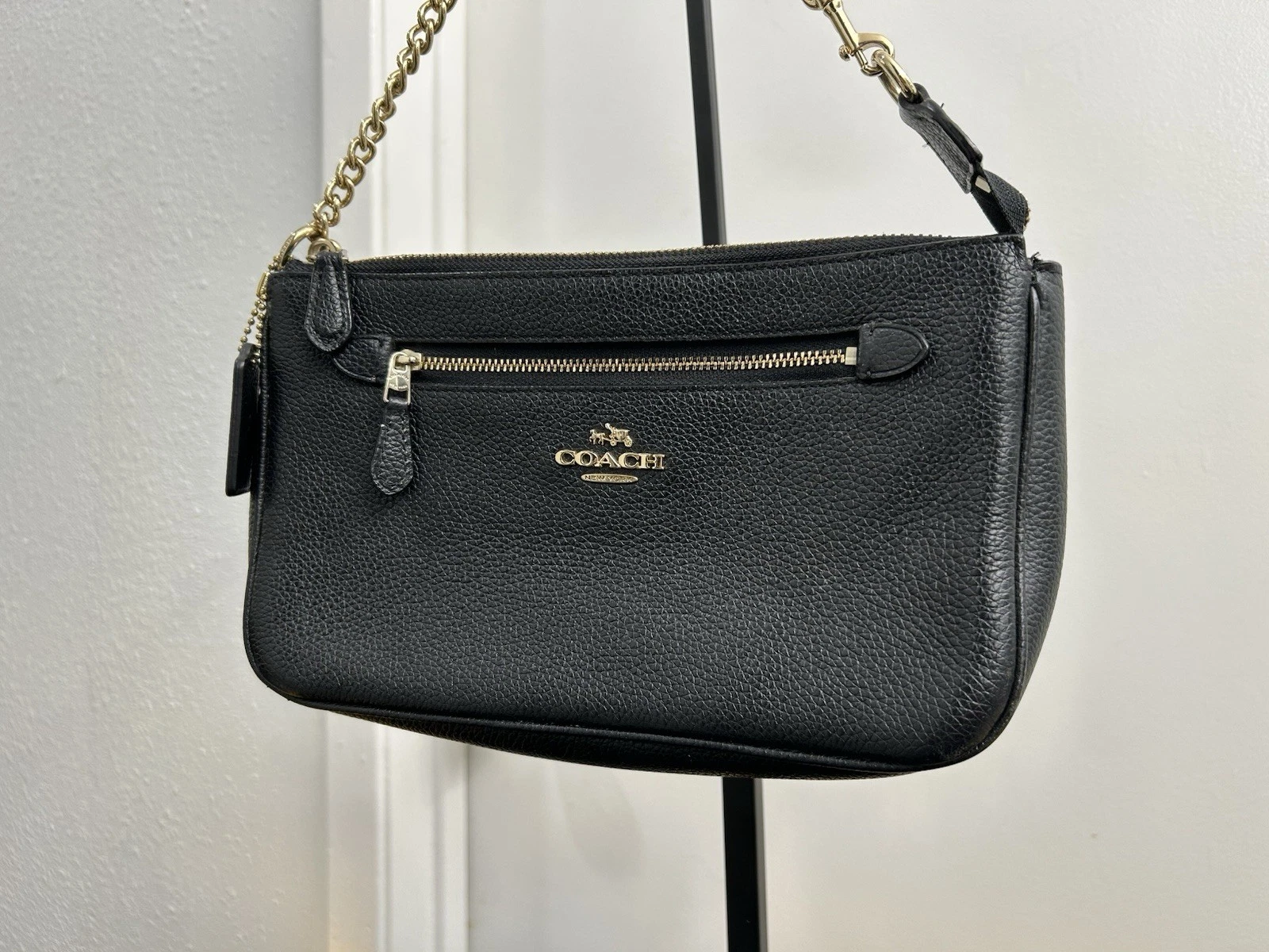 Coach Nolita Borsa da polso 24 IN in pelle nera con ciottoli