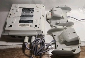 SEGA Dreamcast Console White HKT-3000 Console w/ 2 Controllers Powers On
