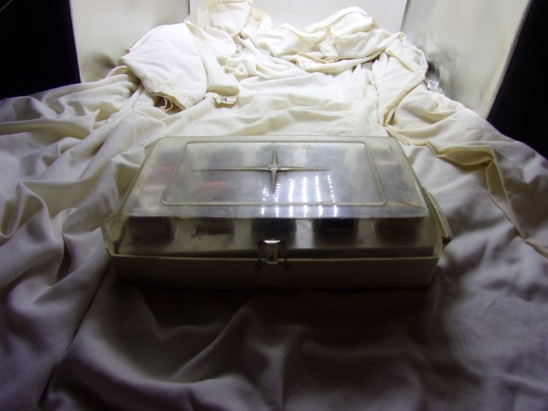 Vintage Thomas Hard Plastic Hinged Sewing Box With Thread -Accessories