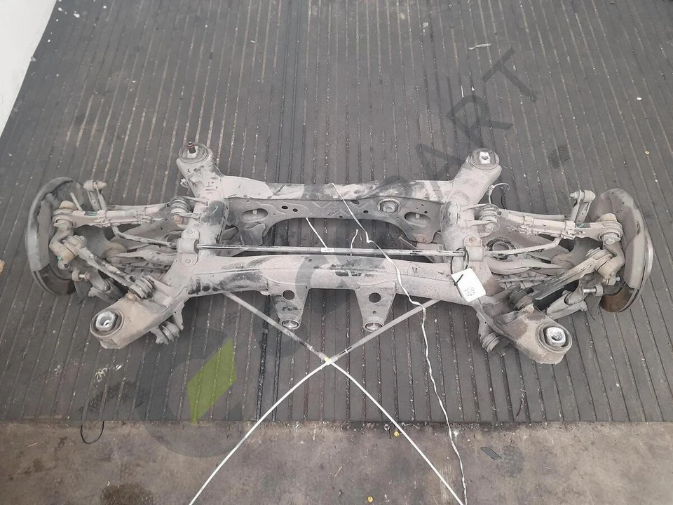 2015-2019 BMW 3 SERIES Rear Subframe 33306851657 - Image 3 of 4