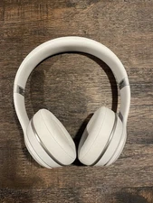 Beats by Dr. Dre Beats Solo 3 Wireless Bluetooth Headphones White