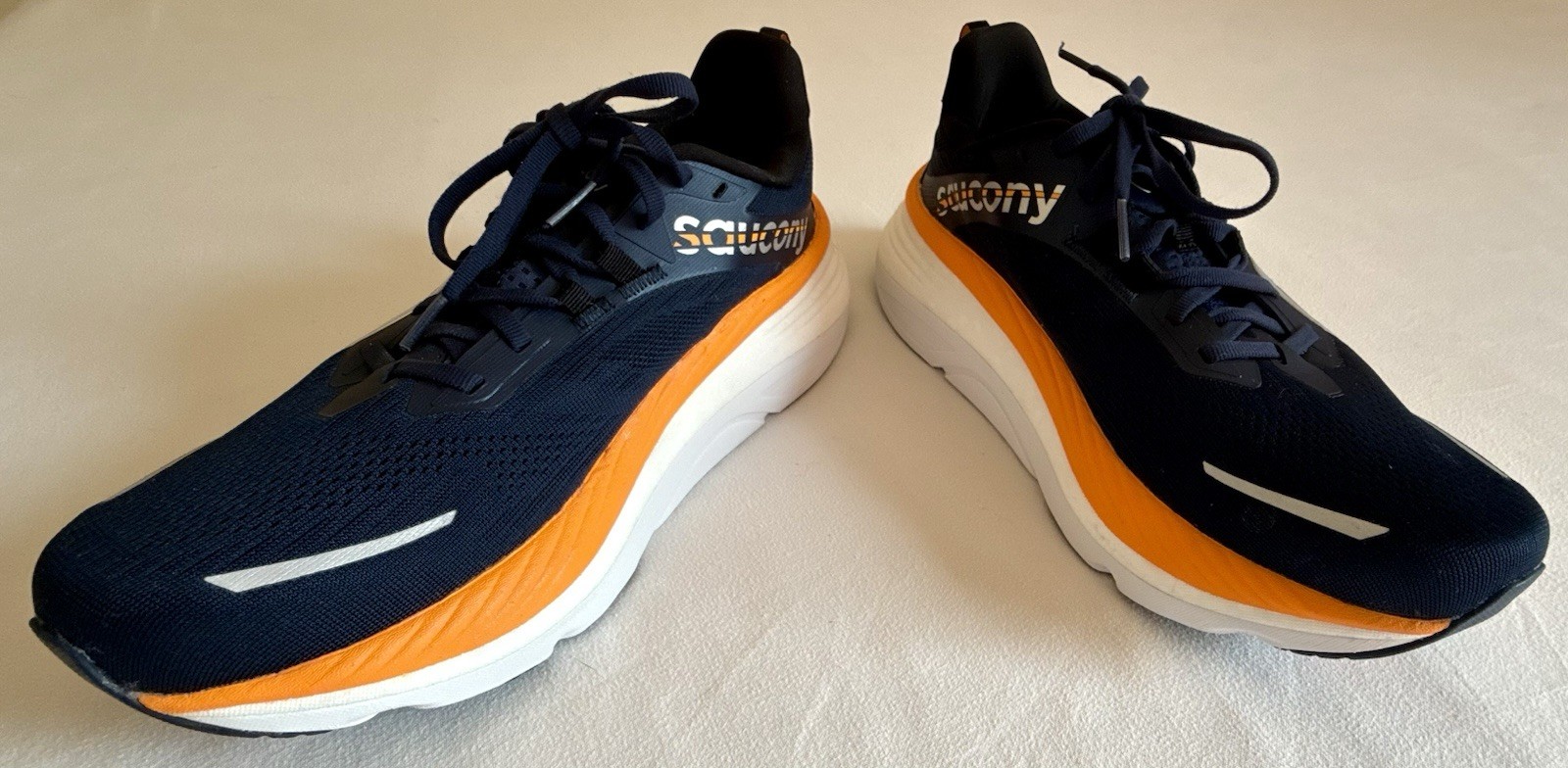 Saucony Hurricane 24 Running Shoe Men's US Size 9.5 thumbnail 2