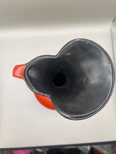 Vintage Royal Haeger USA Red Ceramic Ewer Vase With Handle & Glossy Black Interi - Picture 3 of 6