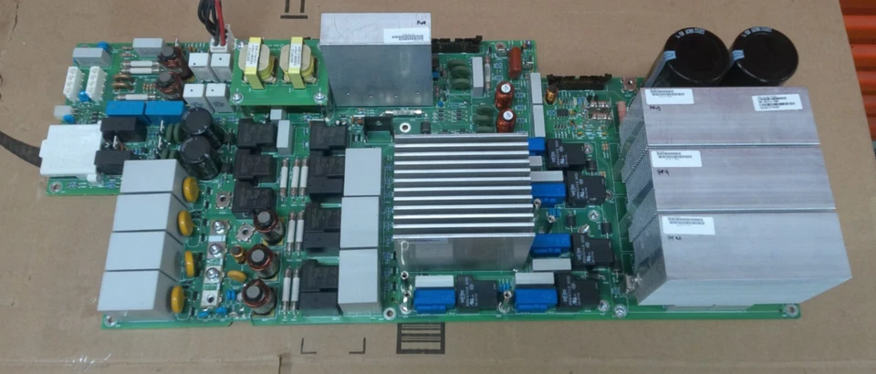 APC Schneider UPS Board 640-3002H-Z-001 from DLRT8KRMXLT Tested - Image 2 of 4
