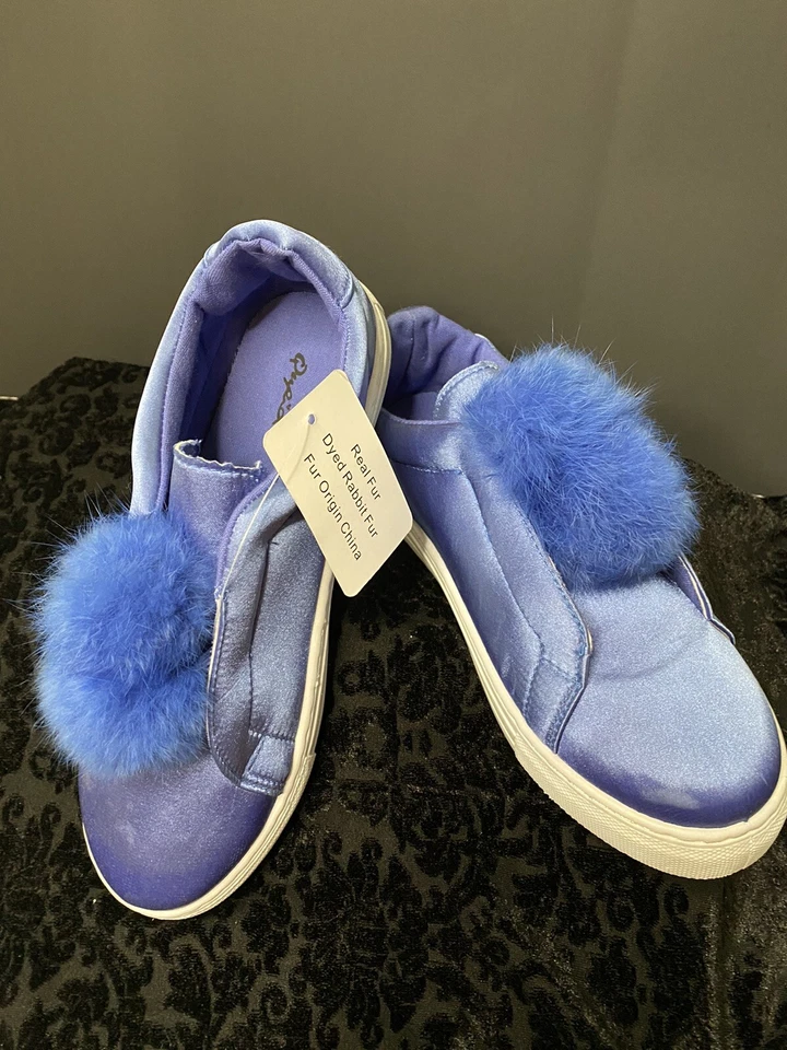 Zapatillas sin cordones para mujer azul satinado Qupid talla 7, pompones de piel de conejo, nuevas con etiquetas Foto 2 de 4