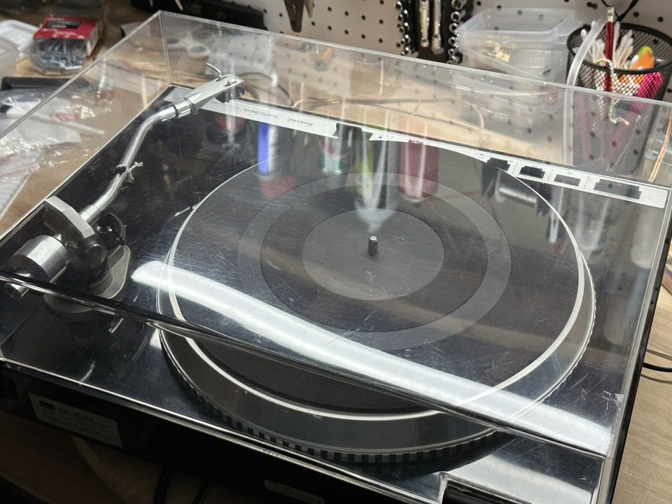 Vintage SANSUI SR838 QUARTZSERVO Turntable w/ Denon DL110 Cartridge
