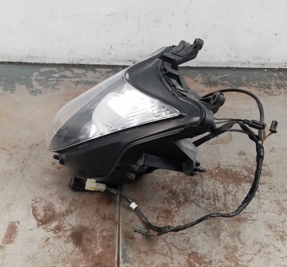 2012 08 - 18 Suzuki Hayabusa Head Light Assembly #0863 S2 Foto 4 de 4