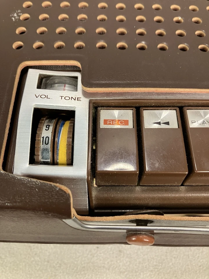 Audioronics Classette 141 固态日本复古棕色工作 — 第 2/4 张图片