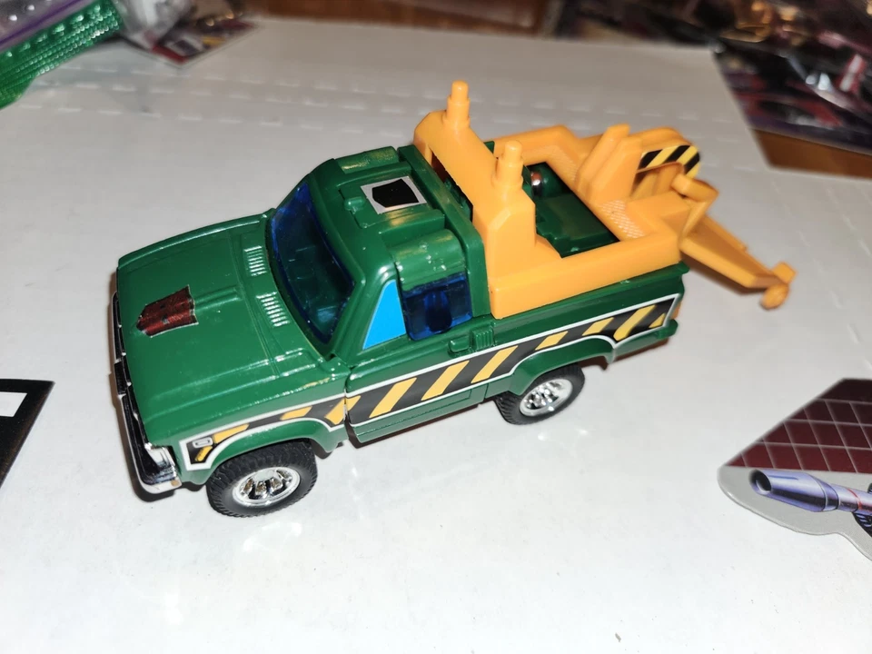 HOIST Complete G1 Transformers Instructions Vintage Action Figure - Image 2 of 4