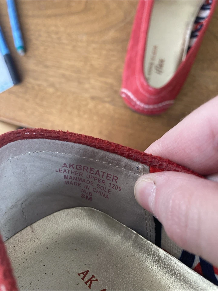 Mocasines Anne Klein iFlex de cuero rojo talla 8 para mujer con detalle de hebilla plateada Foto 3 de 4