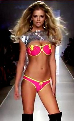 Beach Bunny Lunar bikini. NWT. Top and Bottom. 